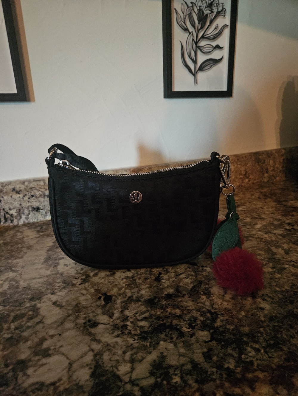 Black L lululemon athletica Black Shoulder Bag